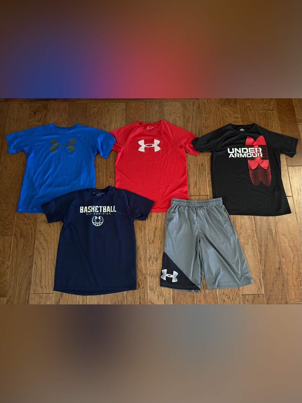 Under armor lot boys short sleeve T-shirts and shorts size youth large